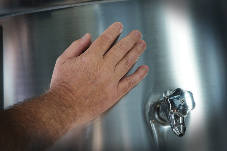 Champagne Bourgeois Hartmann main couleur